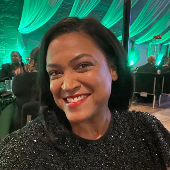 Meet your Posher, Sabine - Picture 1 of 1